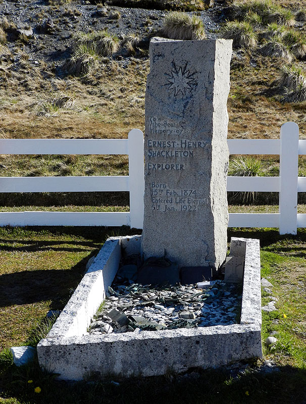 AQ1113LN1320_shackletons-grave.jpg [&copy; Last Frontiers Ltd]