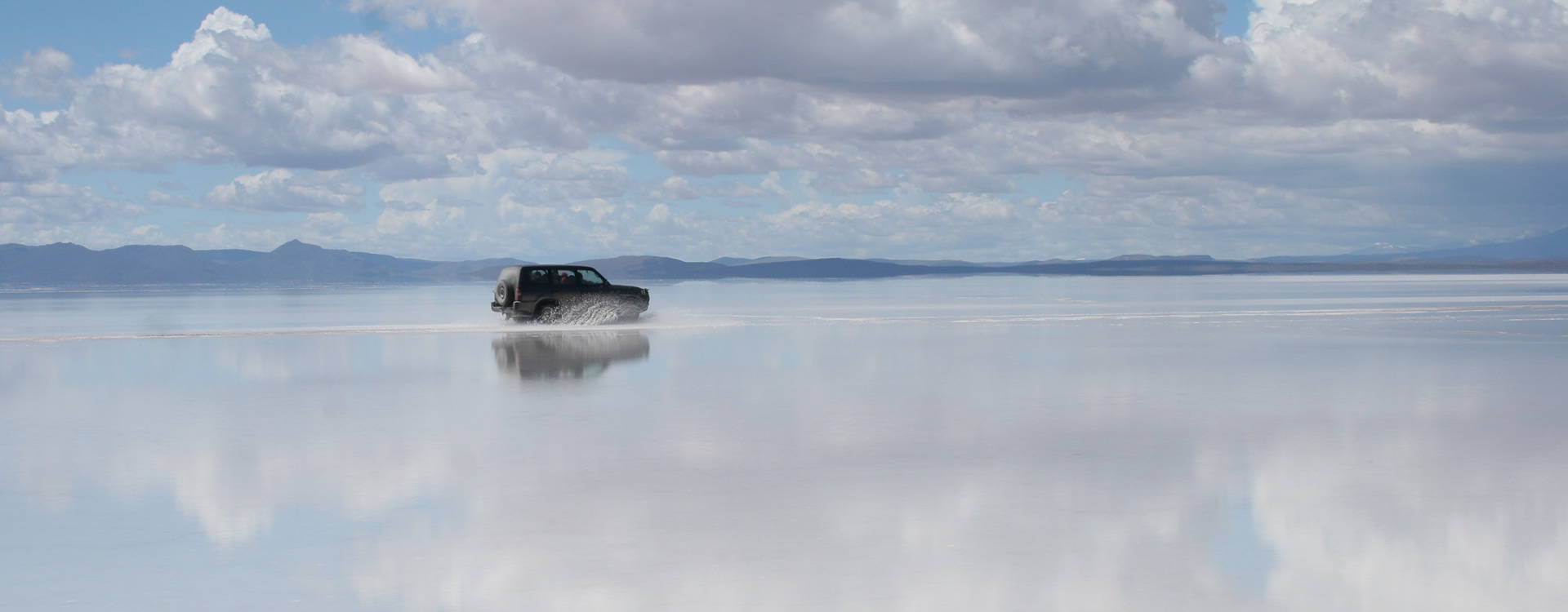 Driving over the Uyuni salt flats Uyuni driving