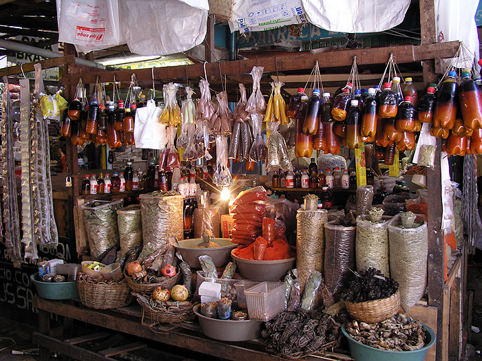 BR0406SM592_salvador_market.jpg [&copy; Last Frontiers Ltd]