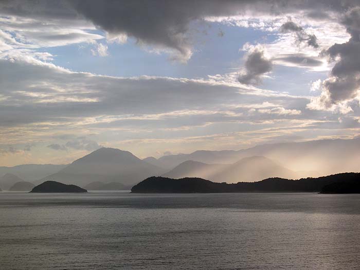 BR0504SM265_Picinguaba.jpg [&copy; Last Frontiers Ltd]
