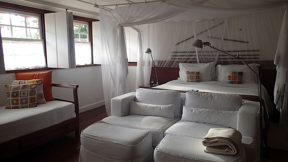 BR0519NR0840_casa-turquesa-room.jpg [&copy; Last Frontiers Ltd]