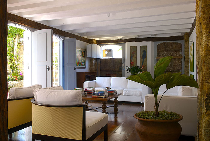 BR06BB_casa-parati-simon29.jpg [&copy; Last Frontiers Ltd]