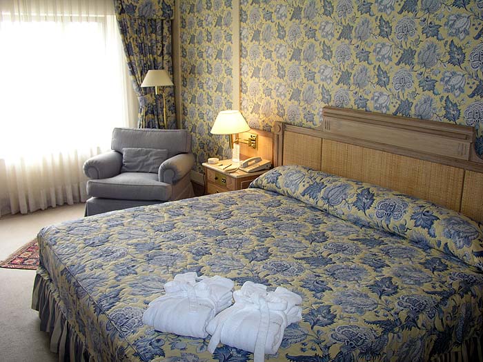 BR0904EP174_lhotel.jpg [&copy; Last Frontiers Ltd]