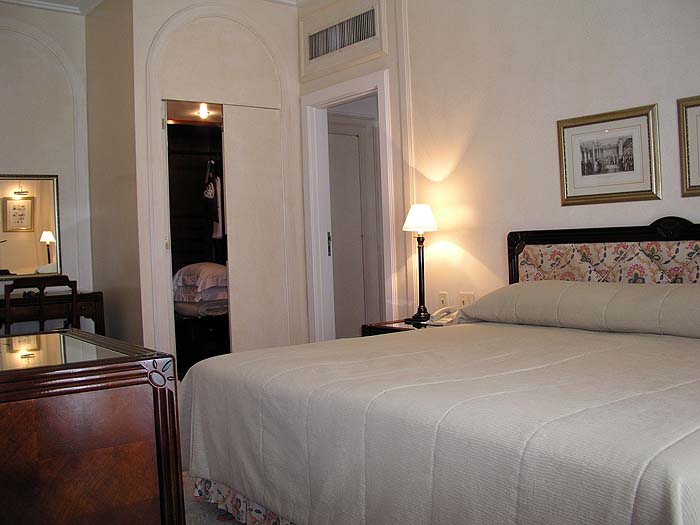 BR0905RB011_copacabana_penthouse_suite.jpg [&copy; Last Frontiers Ltd]