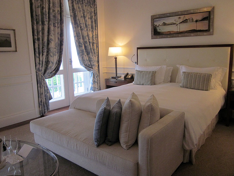 BR0916CB403_copacabana-palace-deluxe-ocean-view.jpg [&copy; Last Frontiers Ltd]