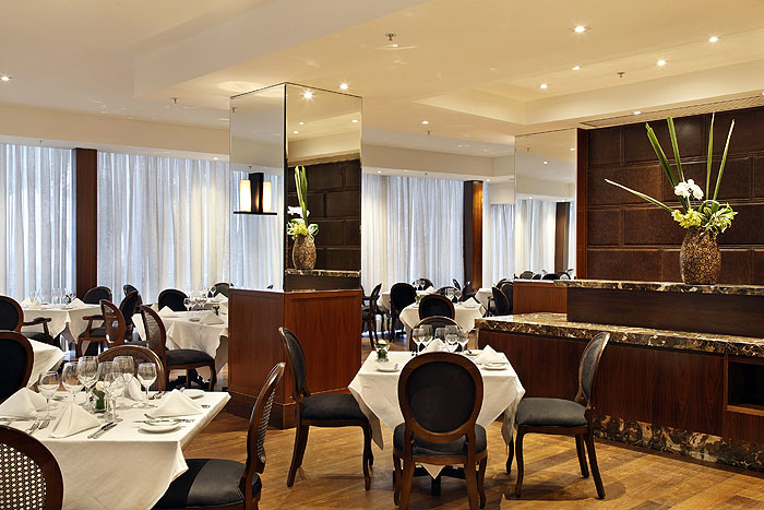 BR13WH09_miramar-restaurante_sa.jpg [&copy; Last Frontiers Ltd]