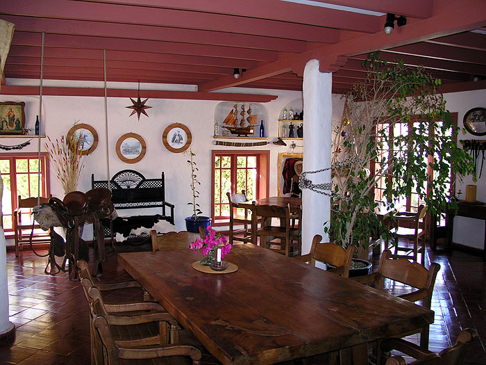 CH0304EP408_hacienda_los_andes.jpg [&copy; Last Frontiers Ltd]