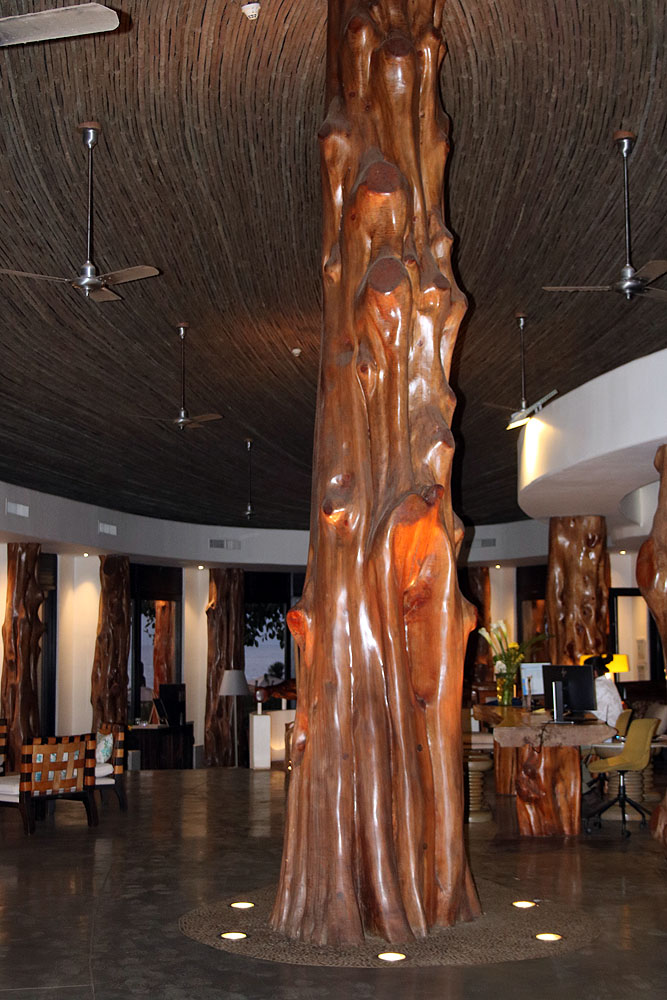 CL0919LD257_hangaroa-lobby.jpg [&copy; Last Frontiers Ltd]