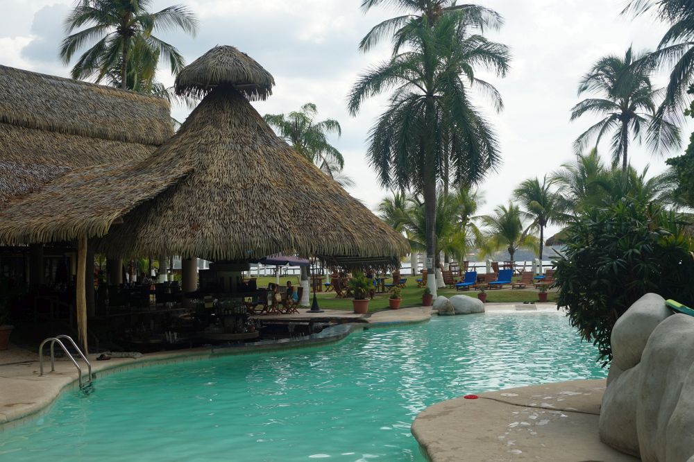 CR0418HG0822_bahia-del-sol-pool.jpg [&copy; Last Frontiers Ltd]