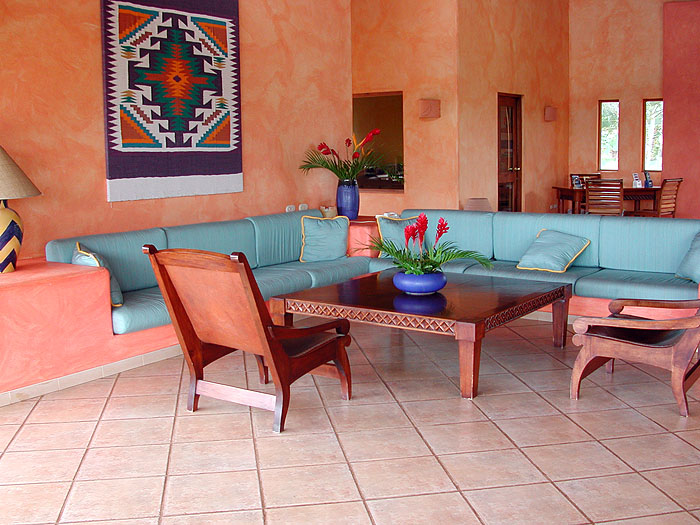 CR1001TR0060_calaluna.jpg [&copy; Last Frontiers Ltd]
