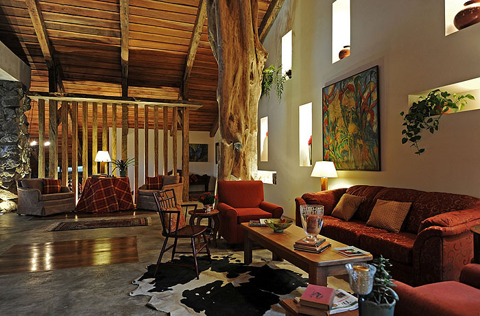 CR11PV_poas-5457-main-sitting-room.jpg [&copy; Last Frontiers Ltd]