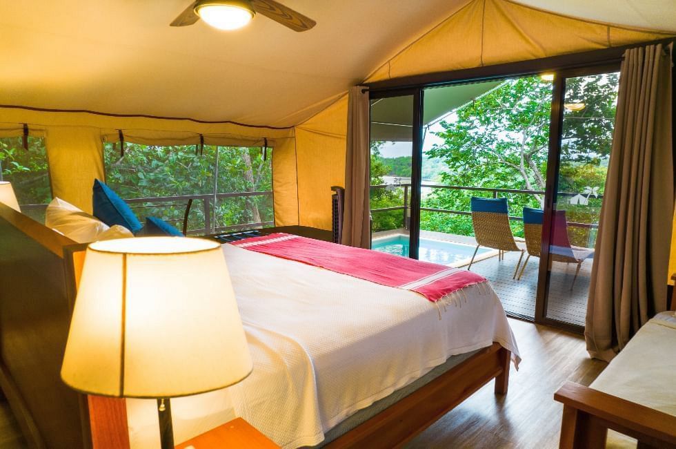 CR1701IC002_isla-chiquita-premium-tent.jpg [&copy; Last Frontiers Ltd]