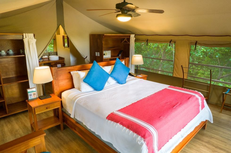 CR1701IC003_isla-chiquita-standard-tent.jpg [&copy; Last Frontiers Ltd]