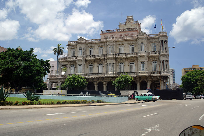 CU0612JL341_havana-spanish-embassy.jpg [&copy; Last Frontiers Ltd]
