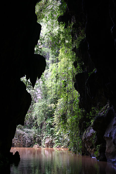 CU0705EP150_cueva_del_indio.jpg [&copy; Last Frontiers Ltd]