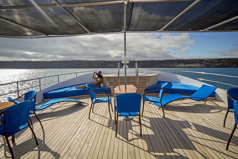 011GP2107IT_integrity-deck.jpg [&copy; Last Frontiers Ltd]