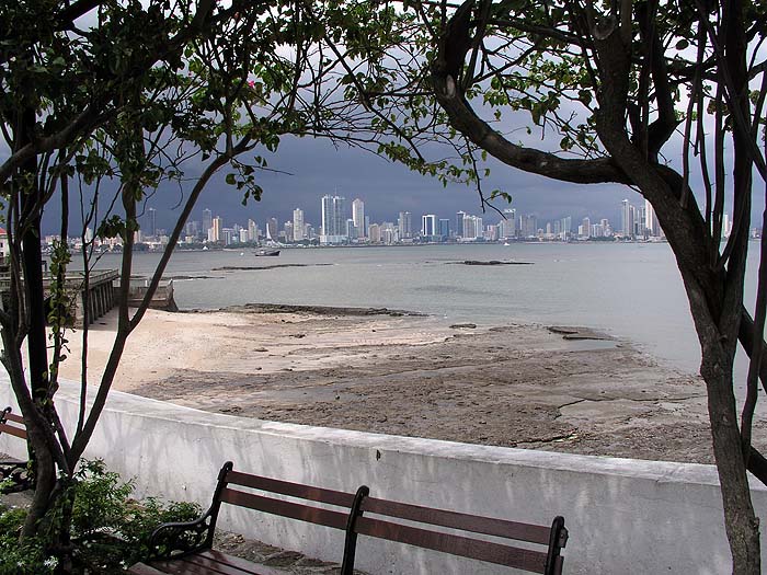 PA0906TM260_cascoviejo.jpg [&copy; Last Frontiers Ltd]