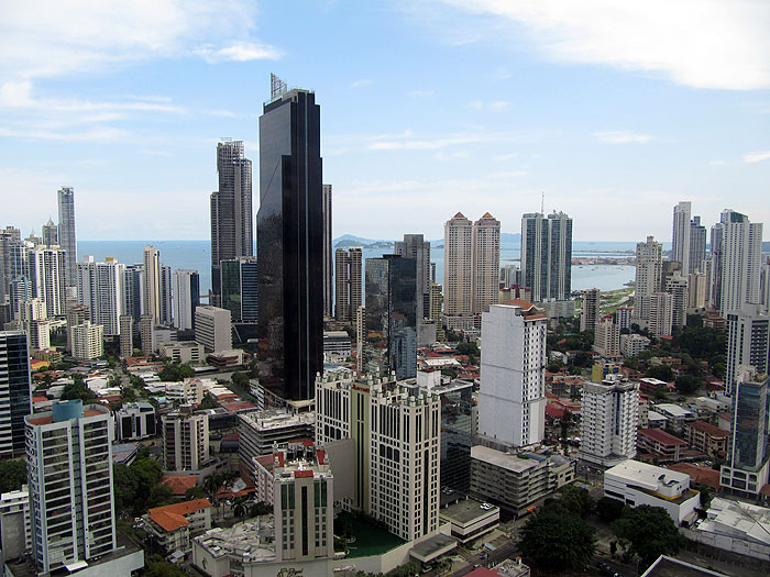 PA0911OF332_panama-city-skyline.jpg [&copy; Last Frontiers Ltd]