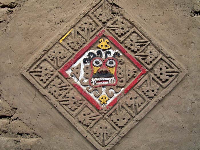 PE0405AE353_huaca_de_la_luna.jpg [&copy; Last Frontiers Ltd]