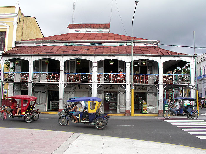 PE0407RB111_iquitos.jpg [&copy; Last Frontiers Ltd]