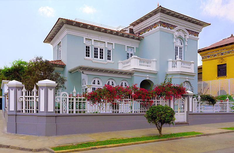 PE1216VB001_villa-barranco-exterior.jpg [&copy; Last Frontiers Ltd]