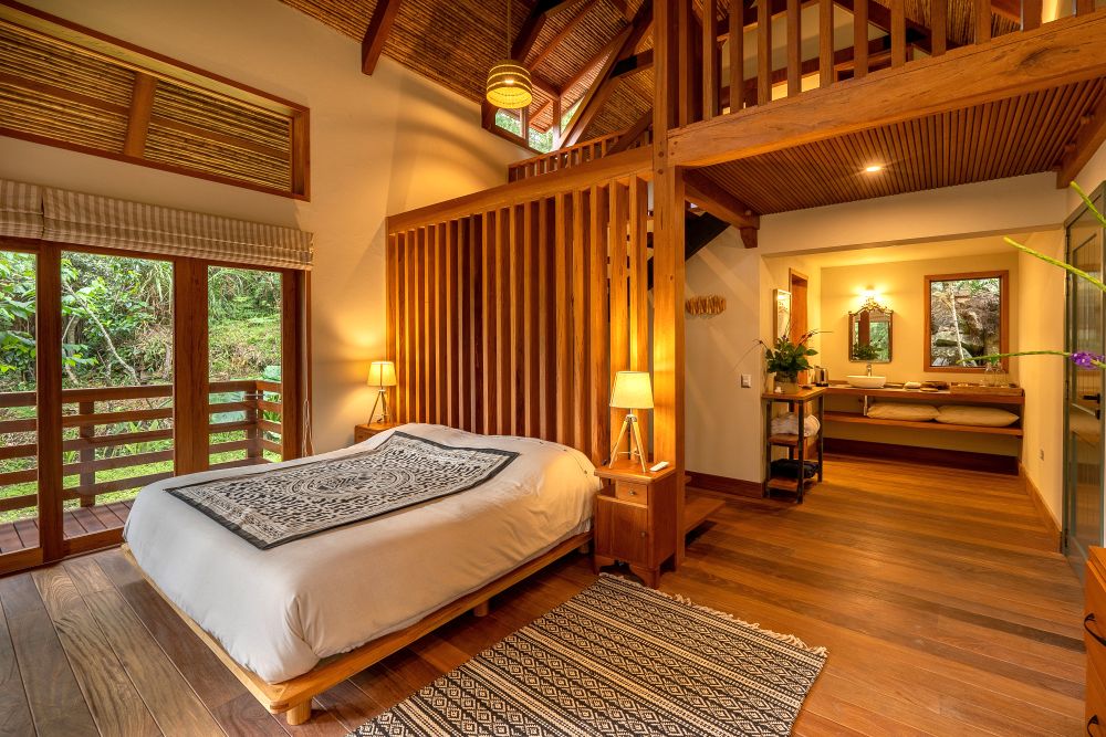 PE2200GN02_gocta-natura-bromelia-cabin.jpg [&copy; Last Frontiers Ltd]